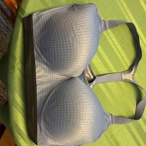 Victoria secret sports bra size 38DD. Used but in good condition.